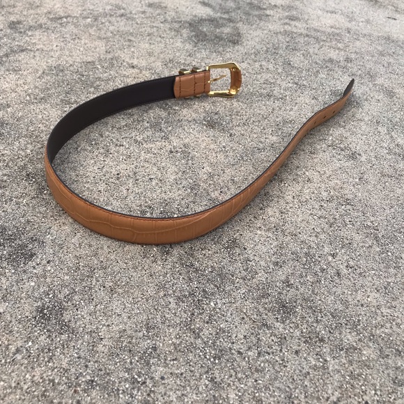 Meet your Posher, Natalie! - Picture 3 of 10